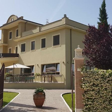 Giga Hotel Villa Santa Lucia Exteriör bild