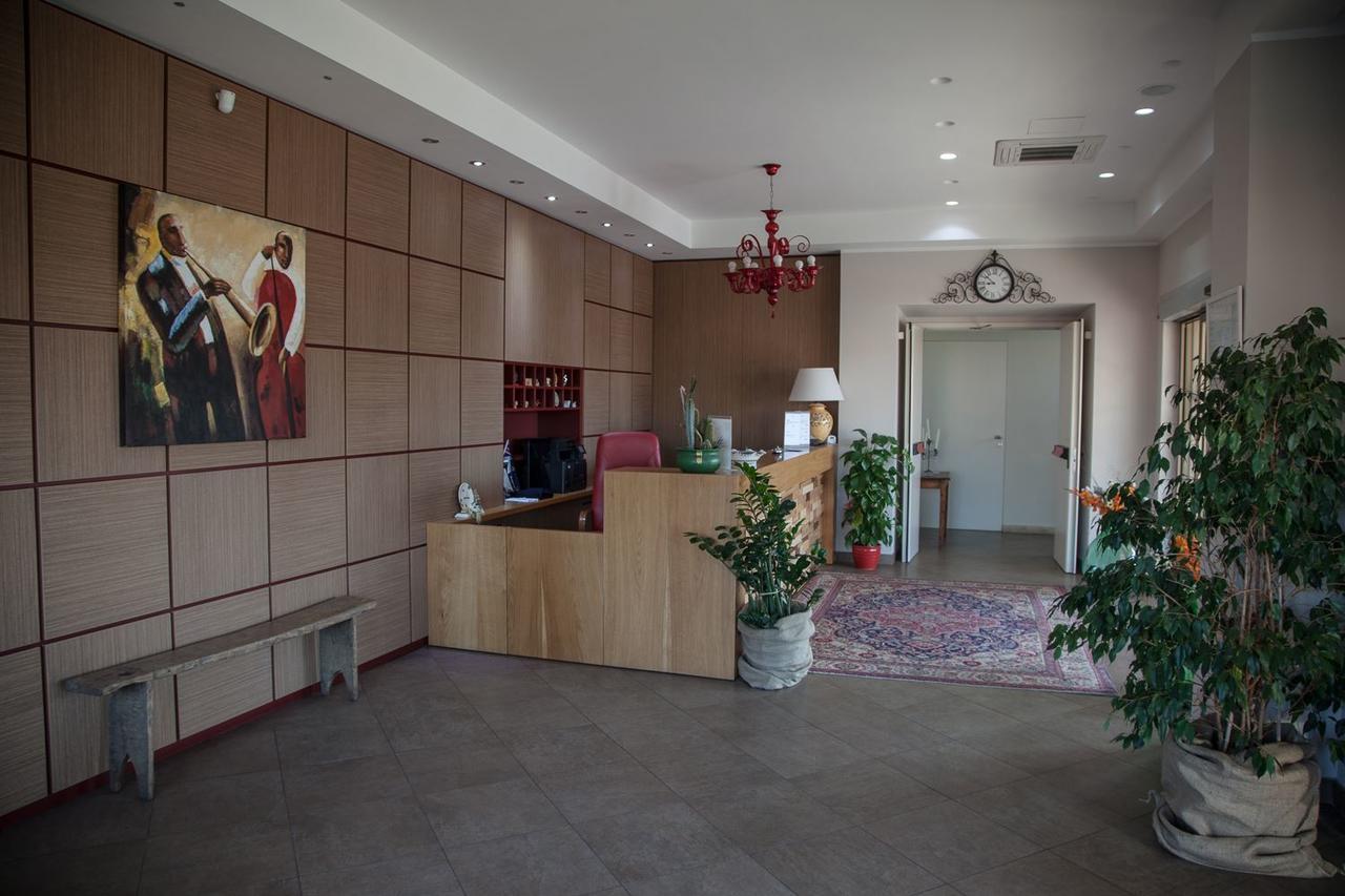 Giga Hotel Villa Santa Lucia Exteriör bild